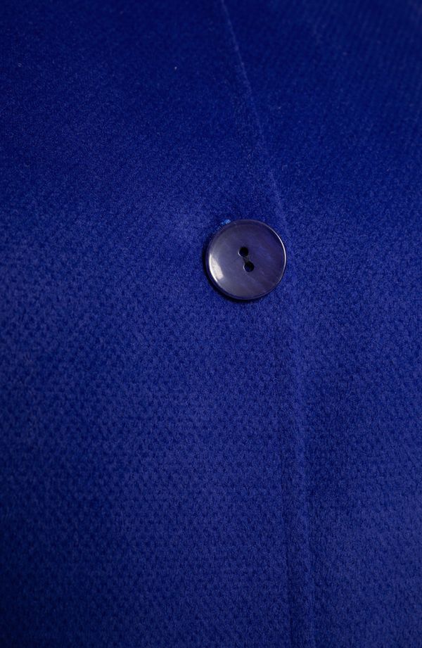 Палто в цвят метличина с джобове
