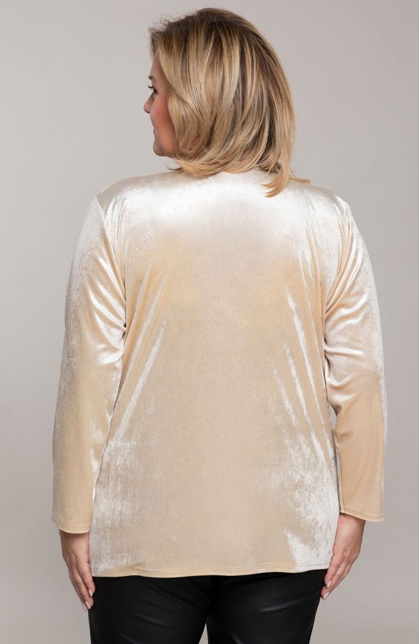 Бежова велурена блуза със сребрист блясък
