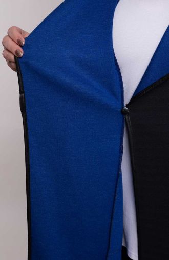 Черно сако със сини джобове