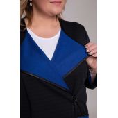 Черно сако със сини джобове