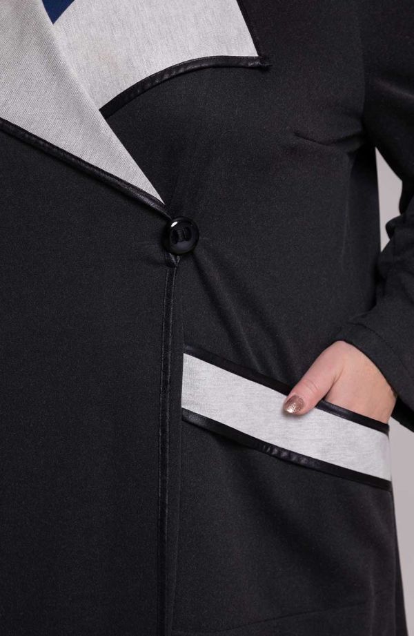 Черно сако със сиви джобове