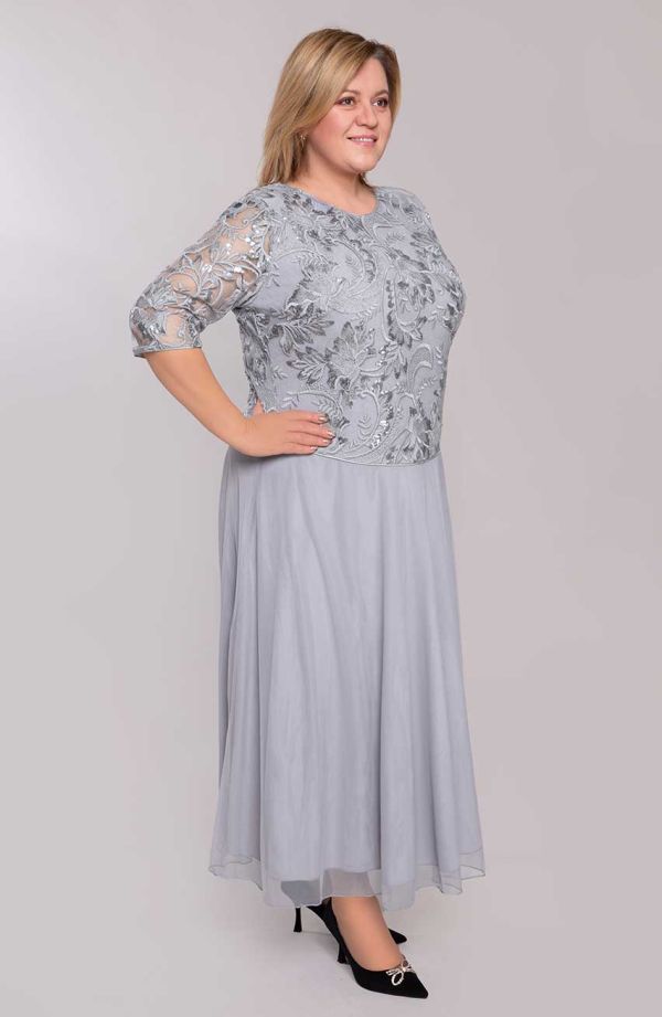 Сребърна дантелена рокля с пайети