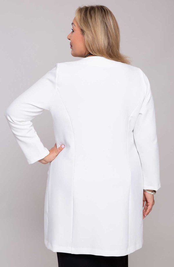 Елегантно бяло палто