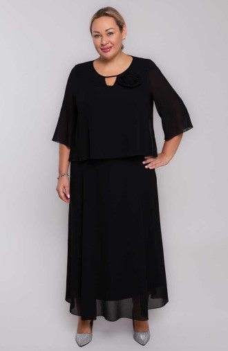Елегантна черна рокля с декорация