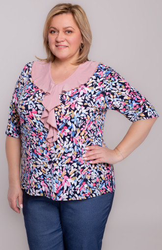 Блуза с розов модел на волани