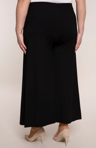 Черна трикотажна пола-панталон