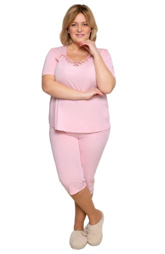 Розова пижама с дантела на деколтето